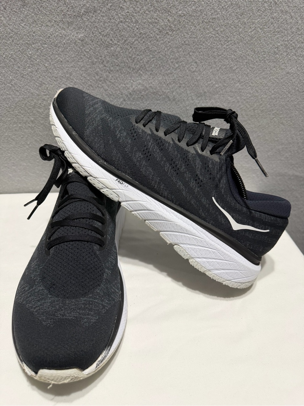 Hoka One One Cavu Athletic Running Shoes Men’s s11.5 Lace Up Low Top Black/White